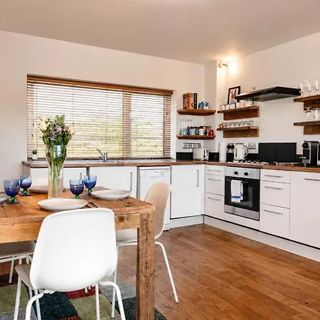 Apartment Bohemian 2 Bedroom Flat With Fantastic Views