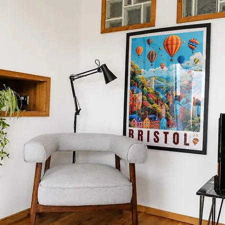Bohemian 2 Bedroom Flat With Fantastic Views Bristol