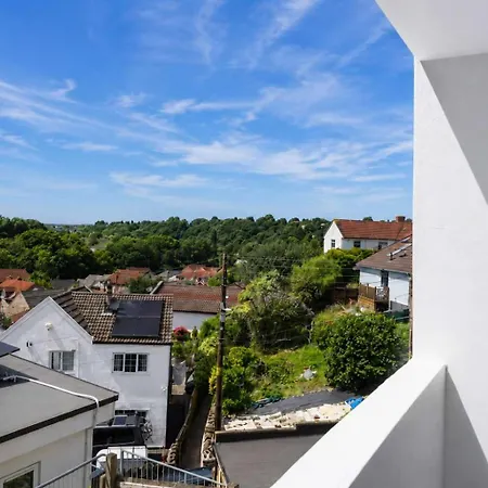 Bohemian 2 Bedroom Flat With Fantastic Views * Bristol