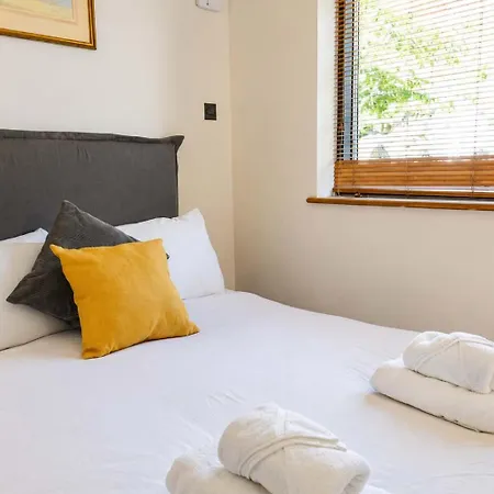 Apartment Bohemian 2 Bedroom Flat With Fantastic Views *