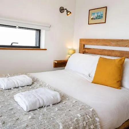 Bohemian 2 Bedroom Flat With Fantastic Views Bristol
